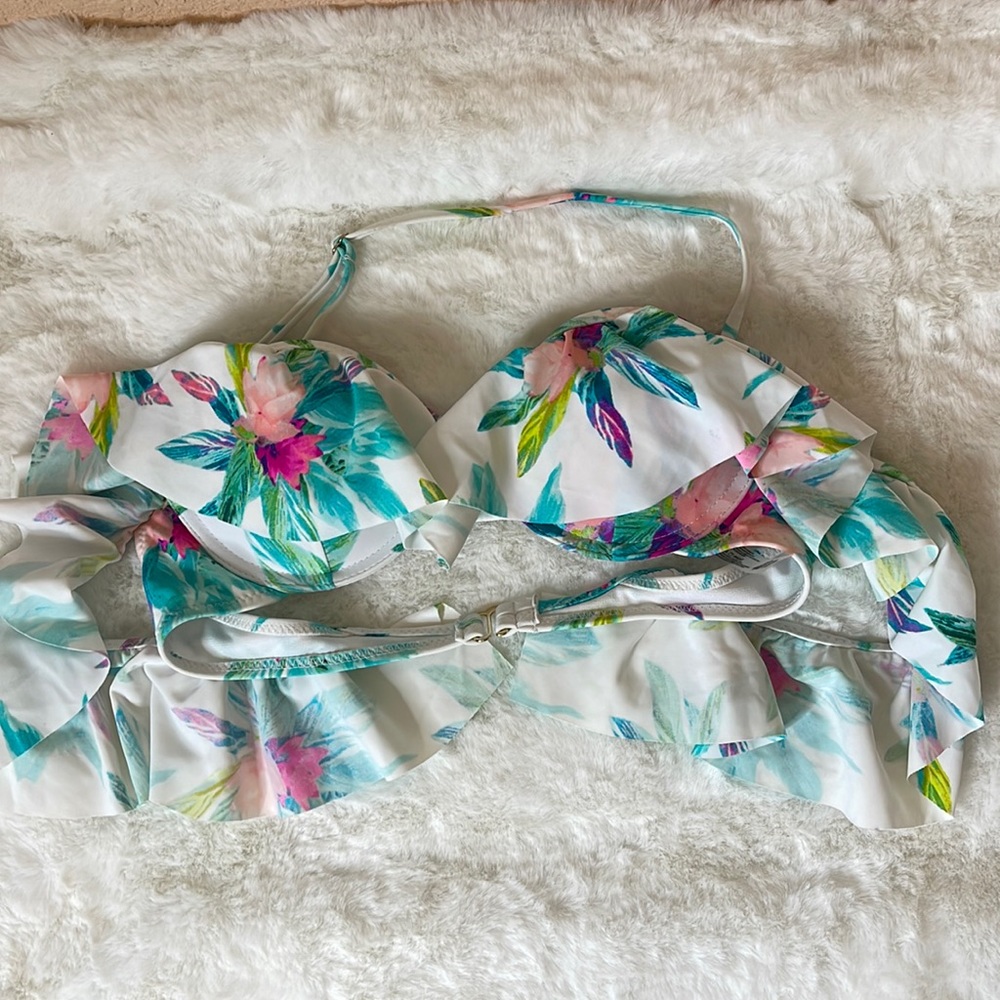 Raisins bikini top size medium
